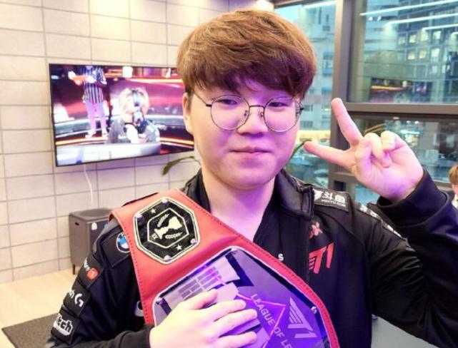 手的交锋中 手的交锋中